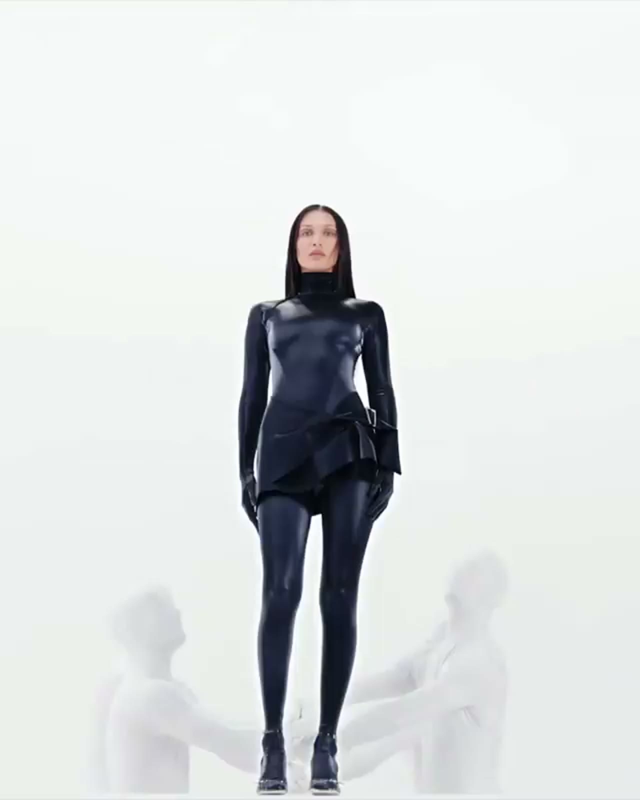 Mugler — Fall-Winter 2021 — Bella Hadid, still 2